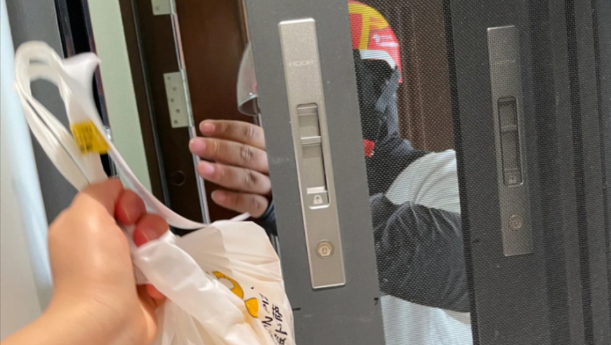 记者：美国捅了马蜂窝,一码一肖100香港资料大全香,最佳精选解释落实_终极版V12.30
